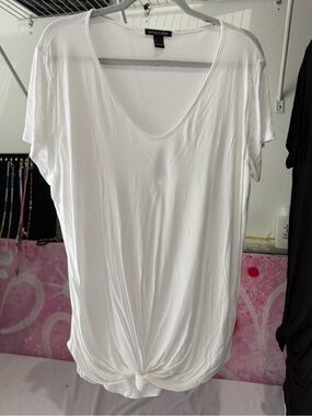 Mind Code White Short Sleeve V-Neck Tee with Front Twist